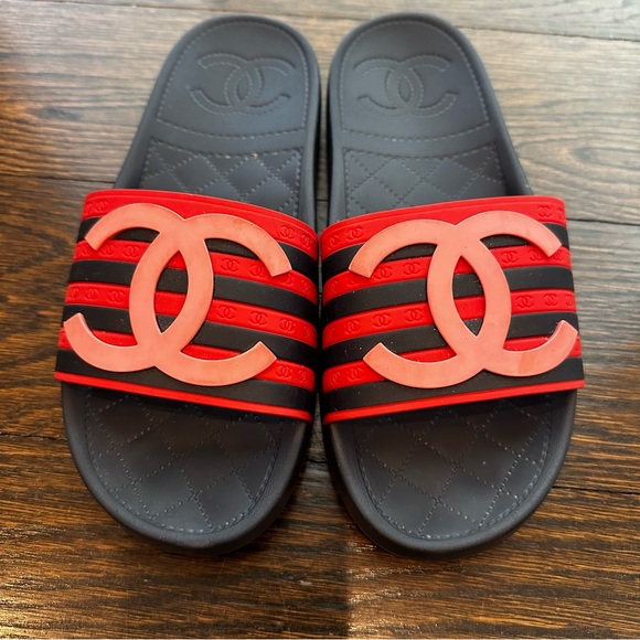 Chanel CC Flat Slide Rubber Sandals - Picture 3 of 13